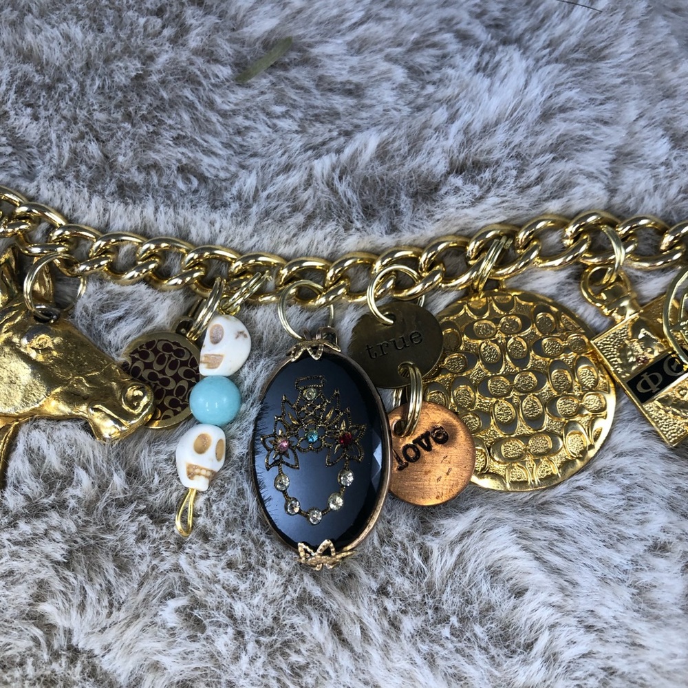 Found objects charm bracelet - Picture 3 of 8
